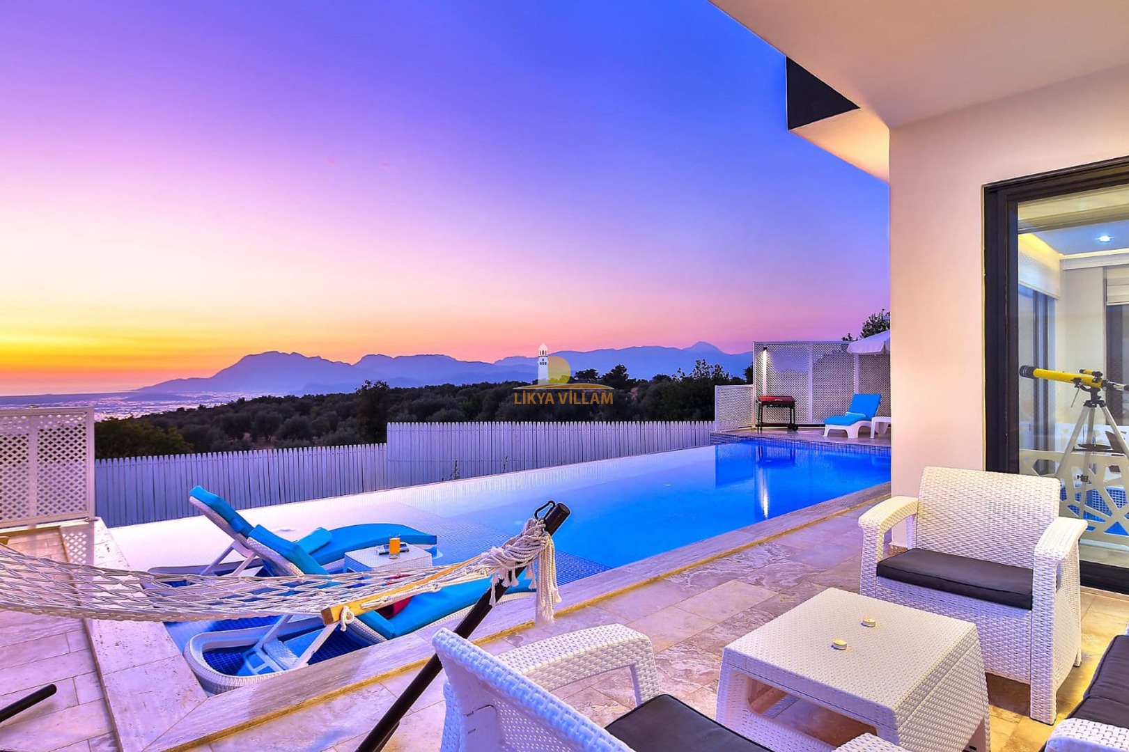 Villa in Kalkan mit Meerblick, beheizter privater Pool, 2 Schlafzimmer, 2 Bäder, Innenpool, Whirlpool