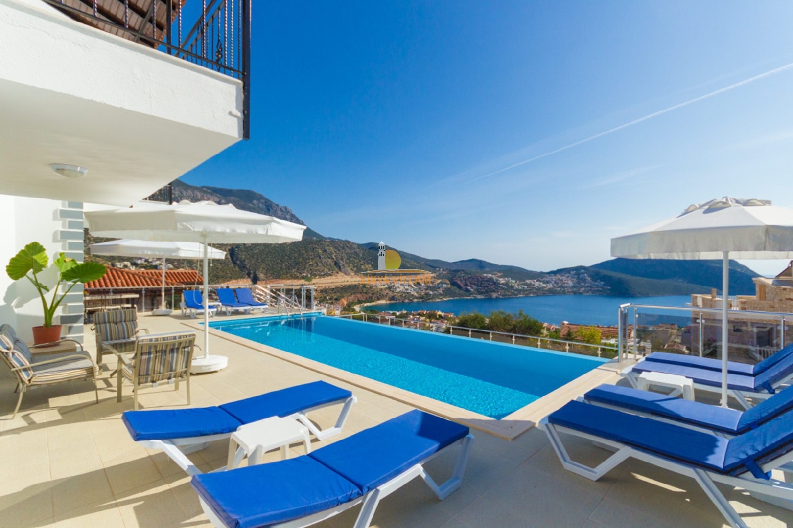 Villa in Kalkan mit Meerblick, privater Pool, 6 Schlafzimmer, 5 Bäder, Whirlpool, 3 Etagen, bis zu 12 Personen