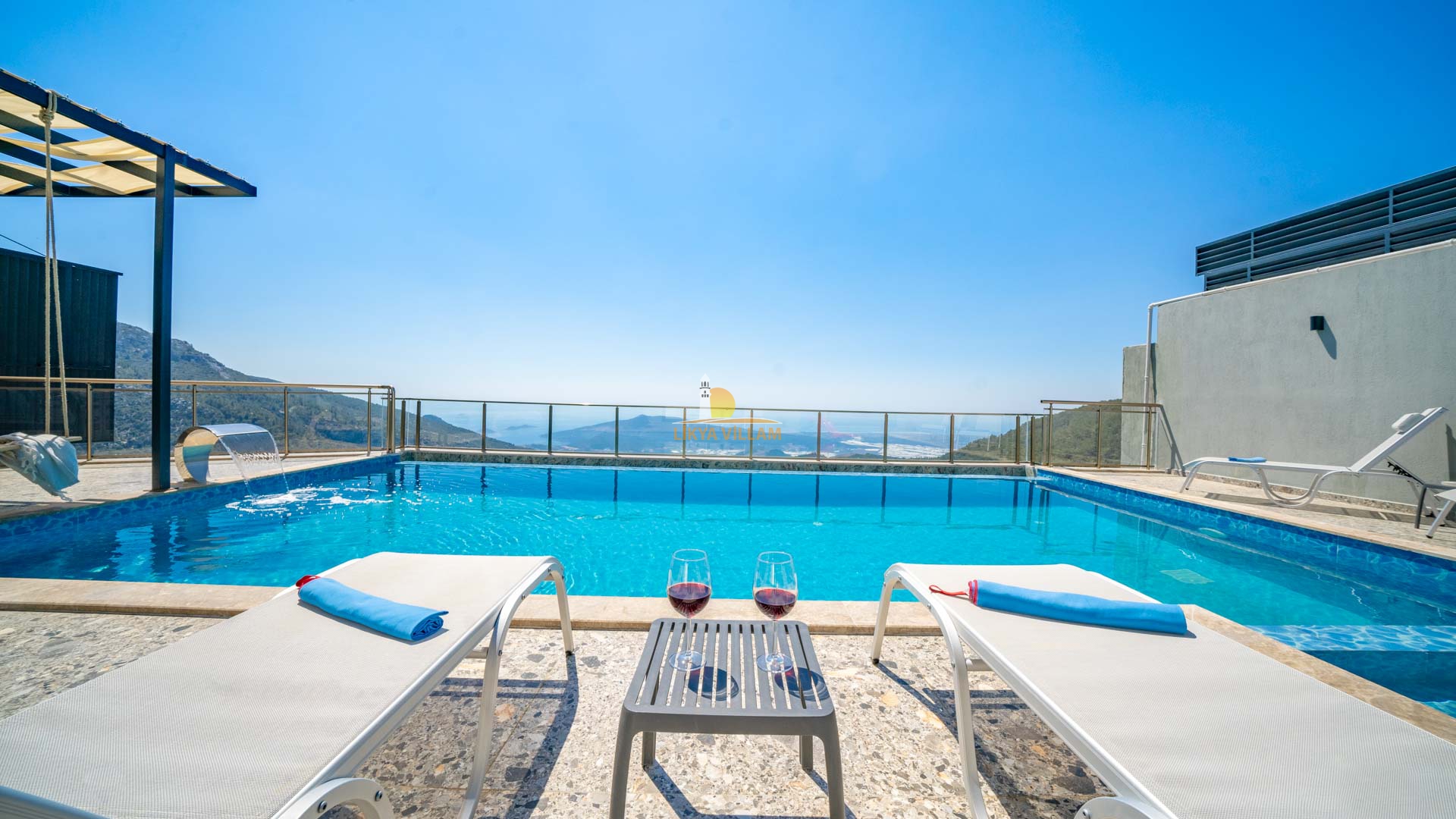 Villa in Kalkan mit Meerblick, überdachter privater Pool, 2 Schlafzimmer, 2 Bäder, Whirlpool, ideal für 4 Personen