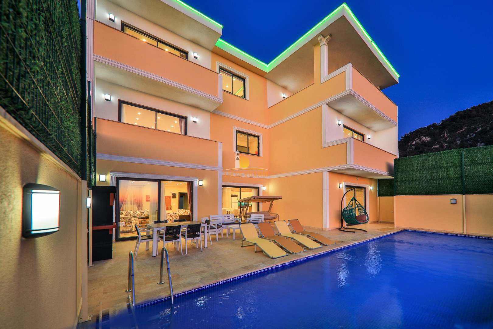 Villa in Kalkan mit Meerblick, privater Pool, 4 Schlafzimmer, 4 Bäder, Innenpool, Sauna, 3 Etagen