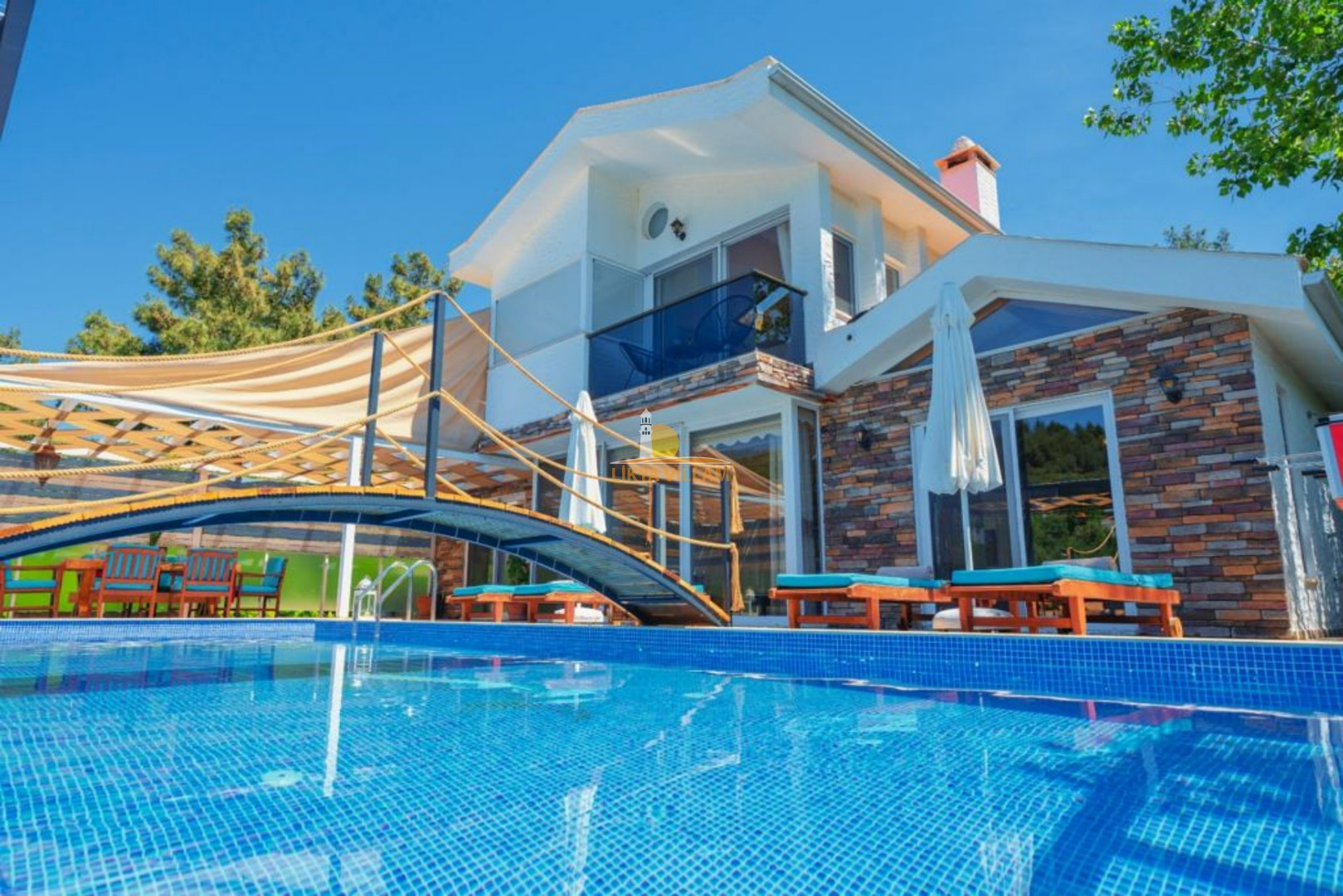 Villa oberhalb Kalkan, privater Pool, 3 Schlafzimmer, 3 Bäder, Whirlpool, Innenpool, 2 Etagen