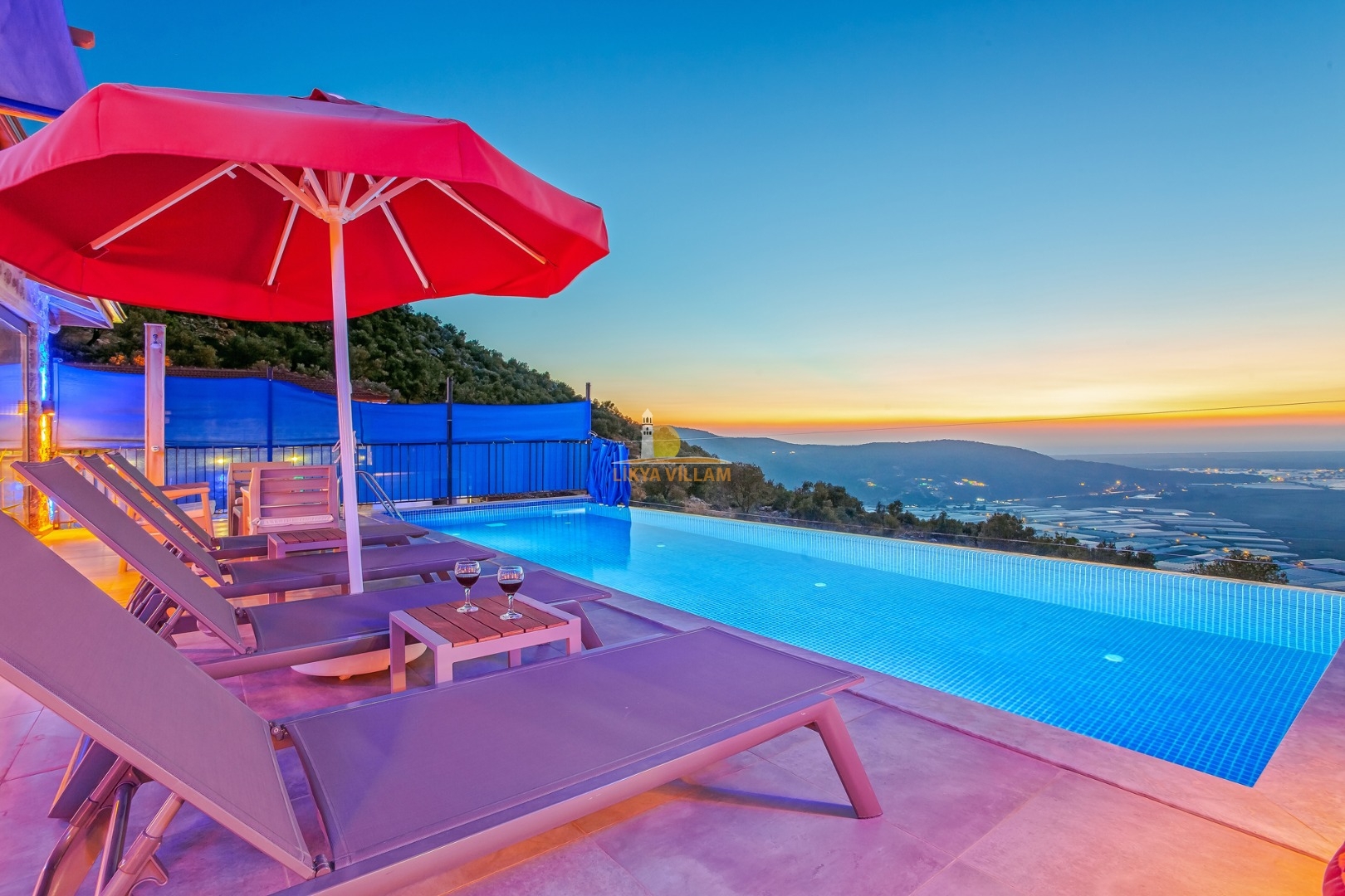 Villa oberhalb Kalkan mit Meerblick, privater Pool, 2 Schlafzimmer, 2 Bäder, Whirlpool, Garten